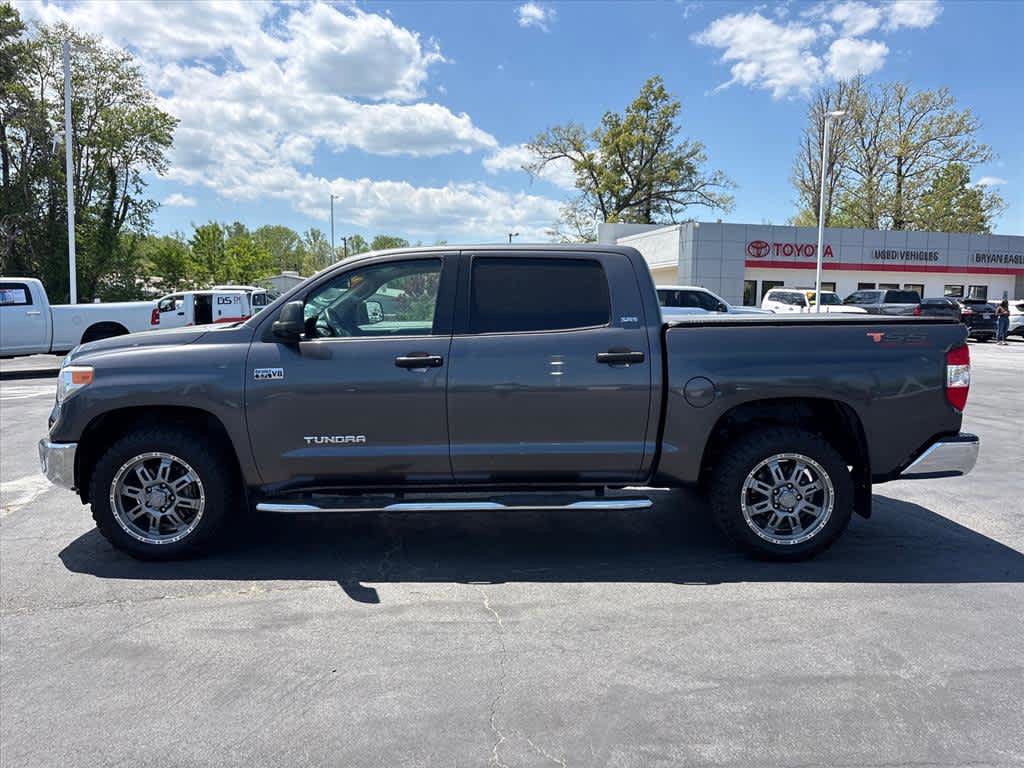 Used 2017 Toyota Tundra SR5 AWD/4WD image 27