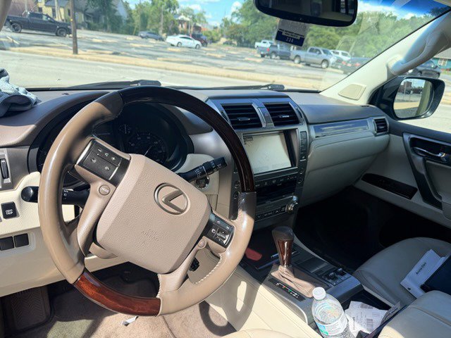 Used 2019 Lexus GX 460 Premium w/ Premium Package AWD/4WD image 7