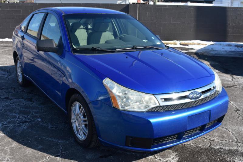 Used 2010 Ford Focus SE image 2