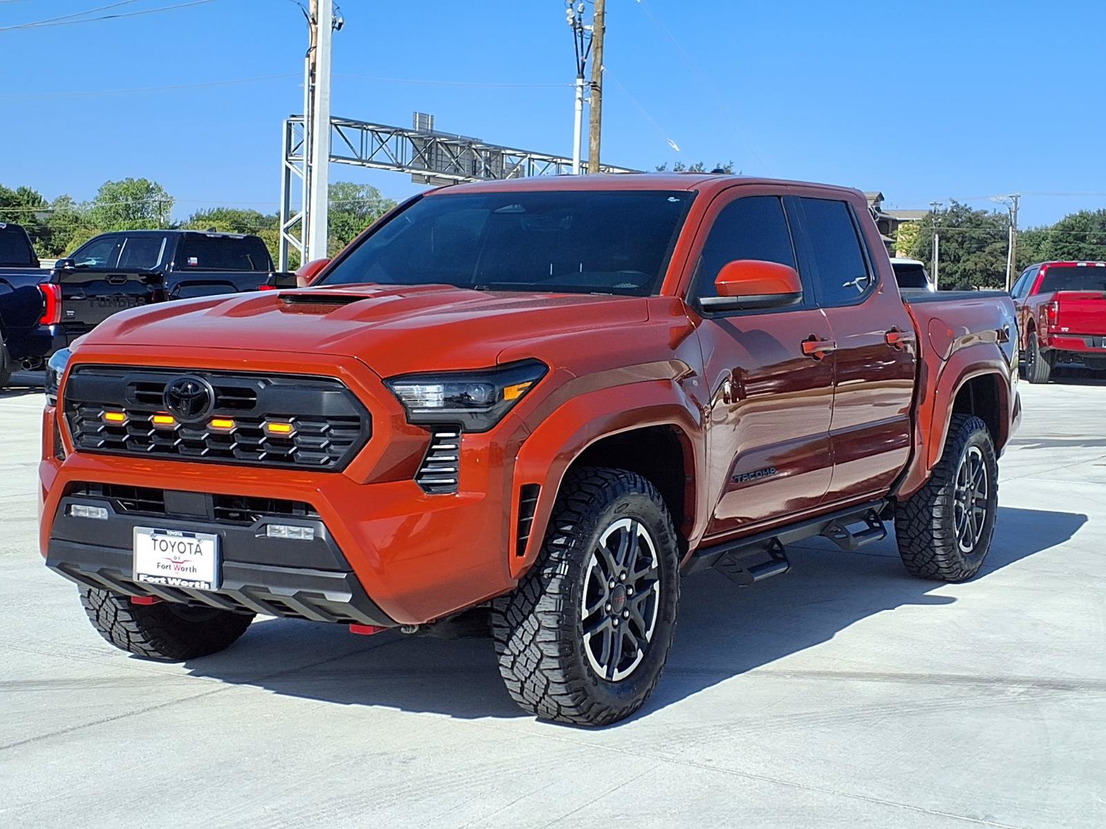 Used 2025 Toyota Tacoma TRD Sport AWD/4WD image 3