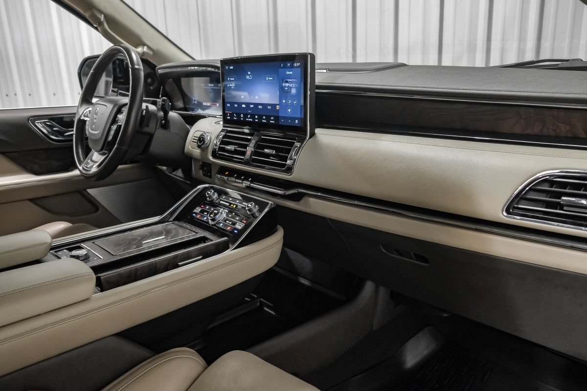 Used 2022 Lincoln Navigator L Reserve AWD/4WD image 12