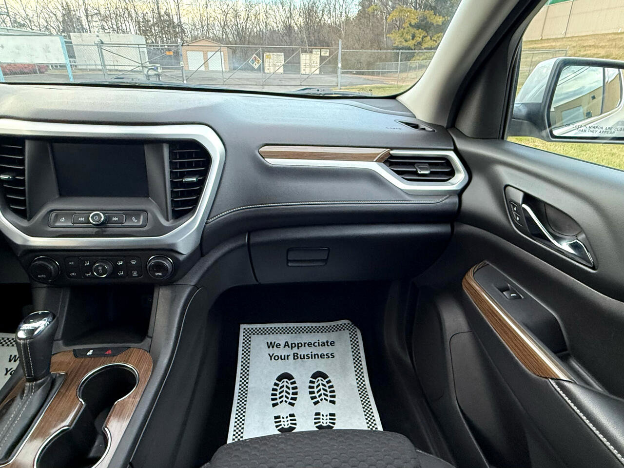 Used 2018 GMC Acadia SLE image 12