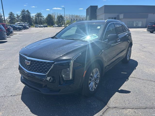 Used 2025 Cadillac XT4 Premium Luxury AWD/4WD image 1