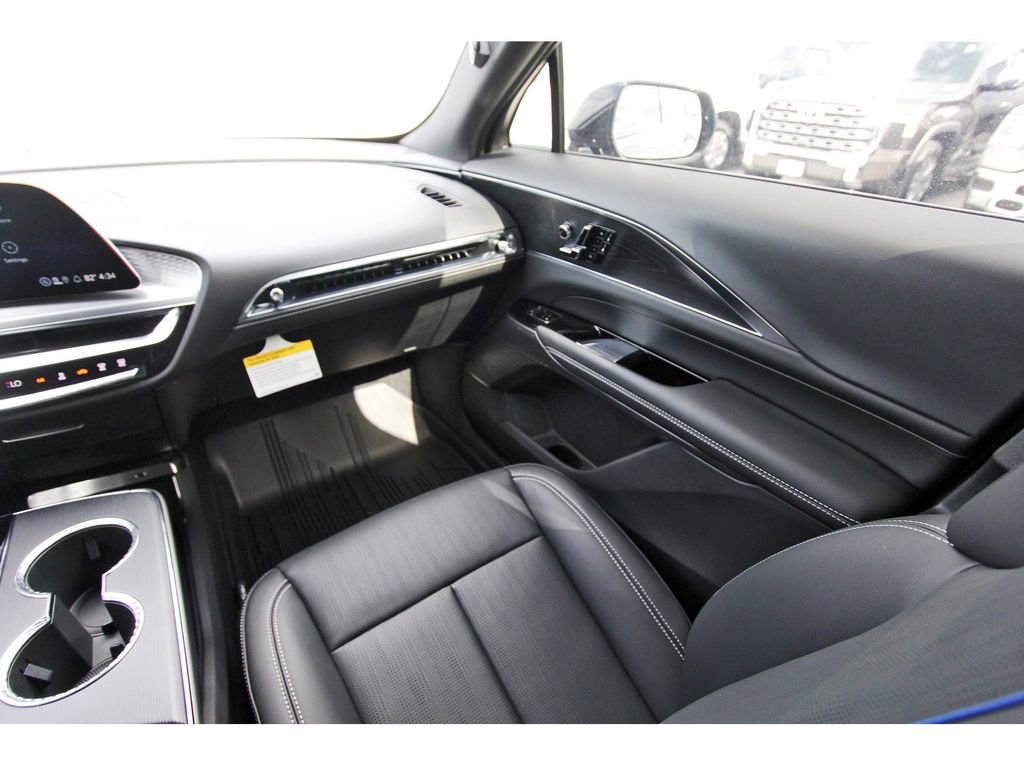 New 2026 Cadillac Lyriq Luxury RWD image 10