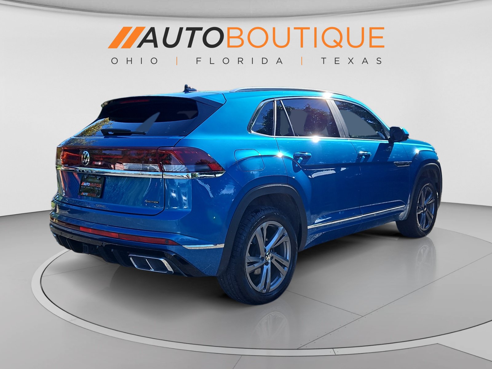 Used 2024 Volkswagen Atlas Cross Sport SEL R-Line AWD/4WD image 5