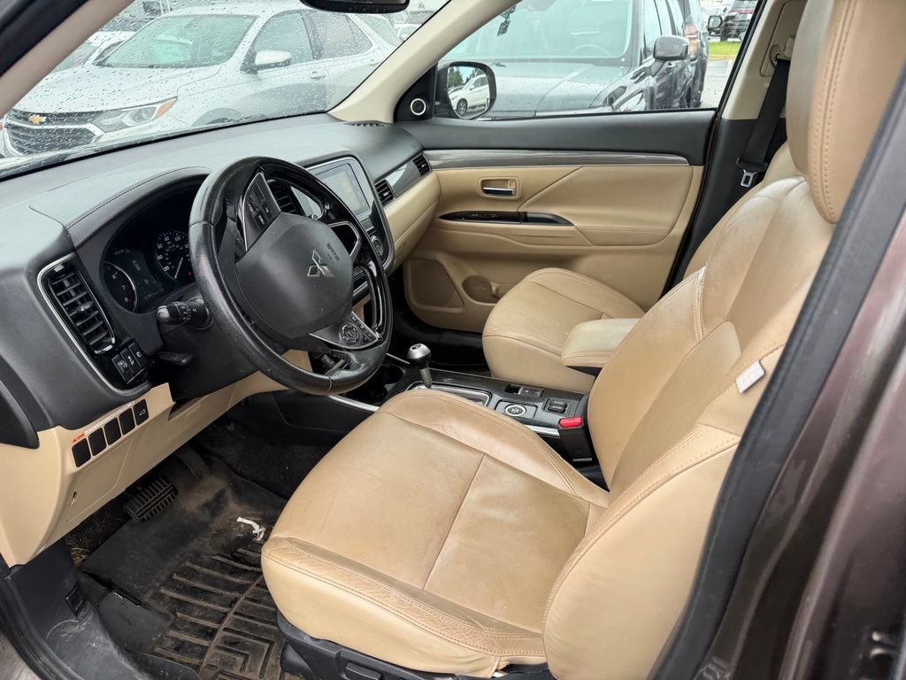 Used 2019 Mitsubishi Outlander SEL AWD/4WD image 6