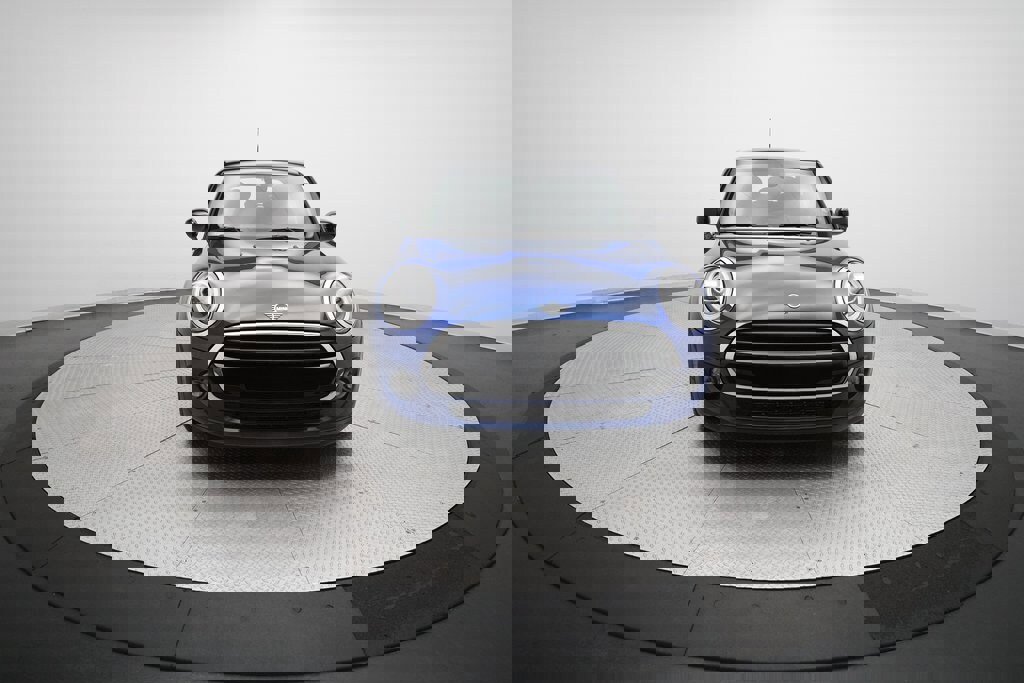 Used 2020 MINI Cooper 4-Door Hardtop image 11