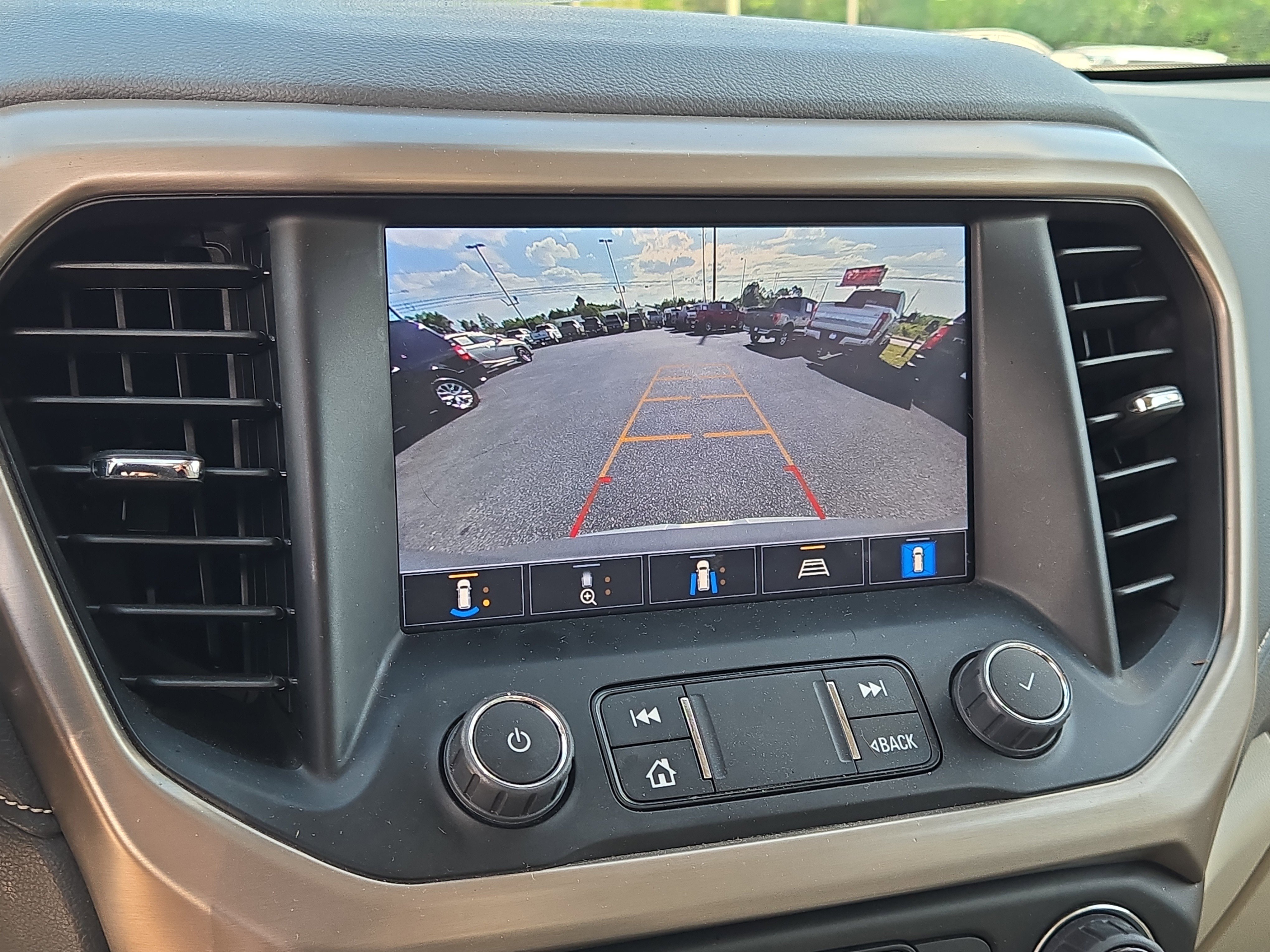 Used 2023 GMC Acadia Denali w/ Denali Technology Package FWD image 30