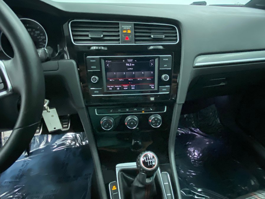 Used 2020 Volkswagen GTI S image 26