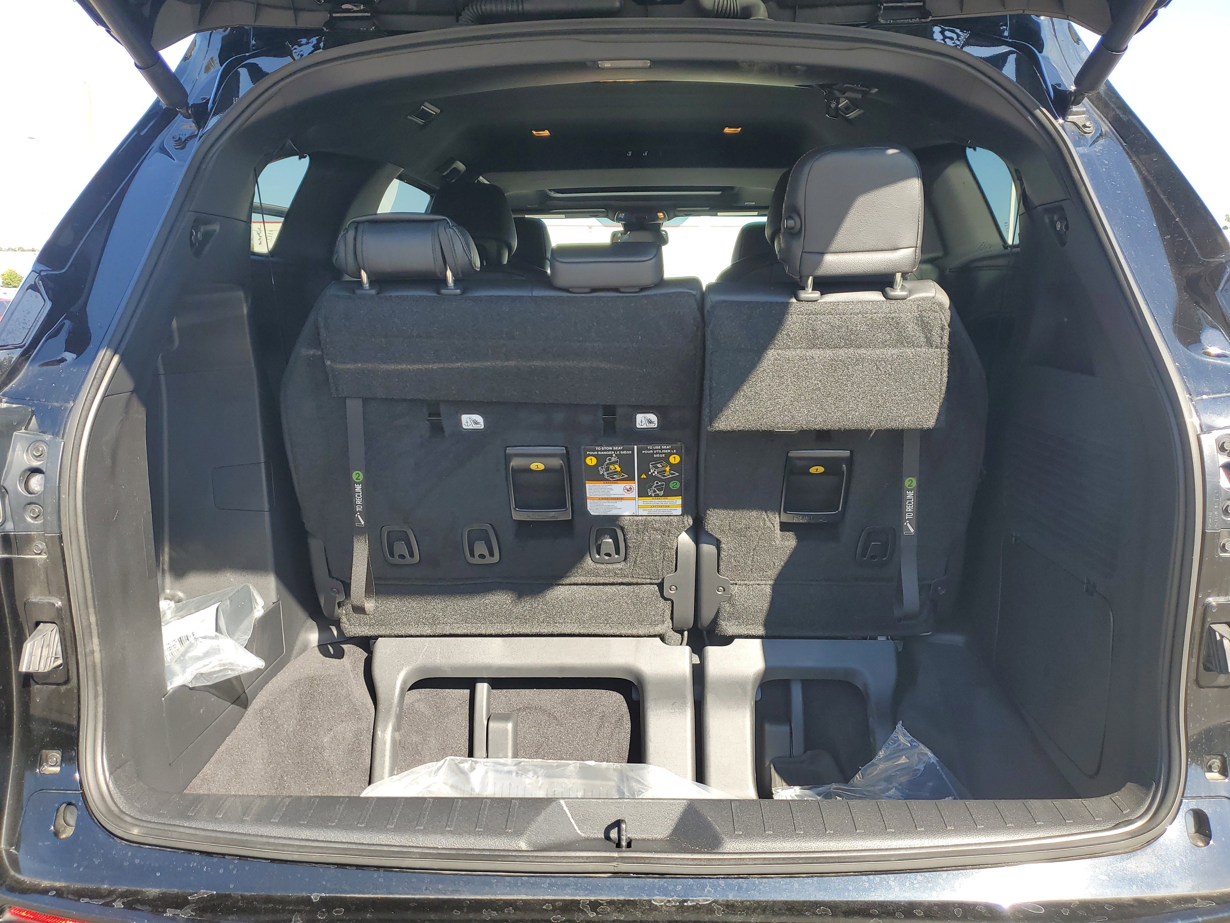 Used 2025 Toyota Sienna Limited image 9