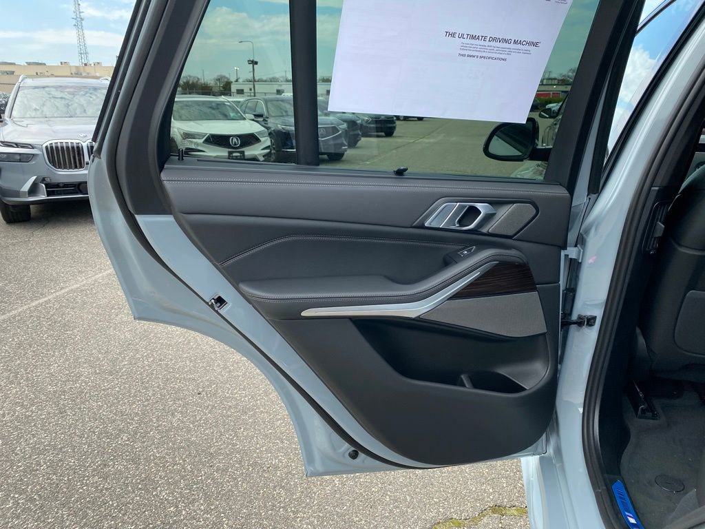 New 2026 BMW X5 xDrive40i w/ Executive Package image 6
