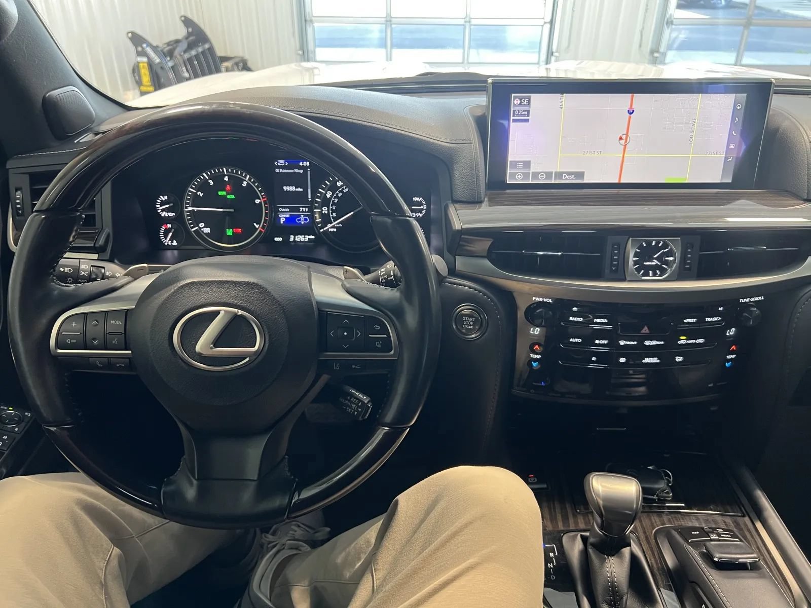 Used 2021 Lexus LX 570 4WD w/ Sport Package image 43
