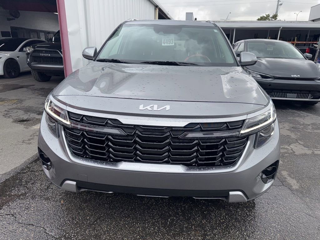 Used 2025 Kia Seltos EX w/ EX Sunroof Package image 2