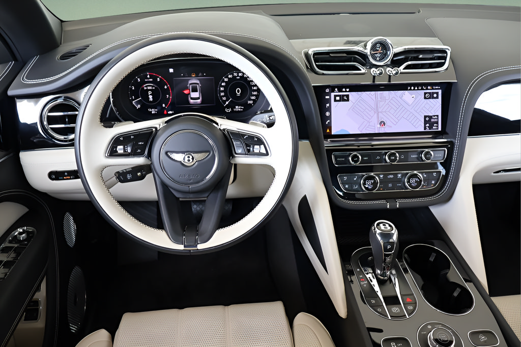 Used 2024 Bentley Bentayga AWD/4WD image 16
