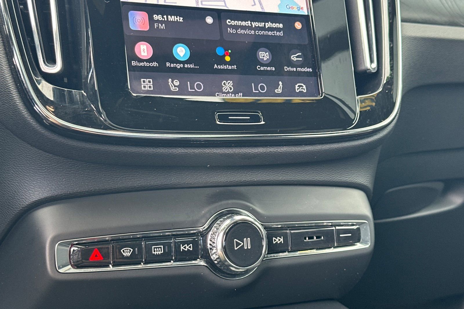 Used 2023 Volvo XC40 Recharge Ultimate w/ Protection Package Premier image 23