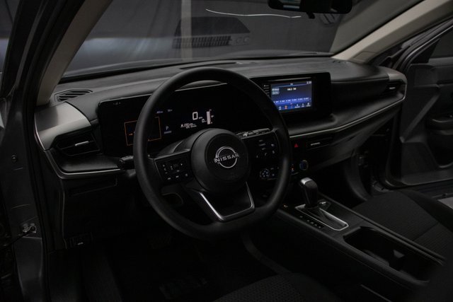 Used 2025 Nissan Kicks S image 26