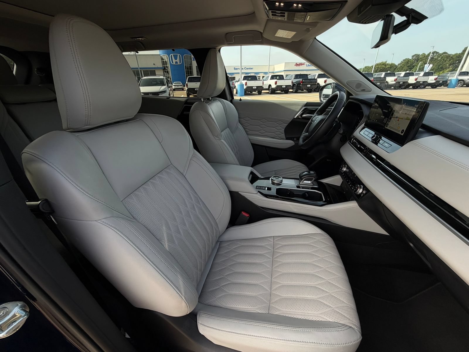 Used 2025 Mitsubishi Outlander SEL FWD image 13