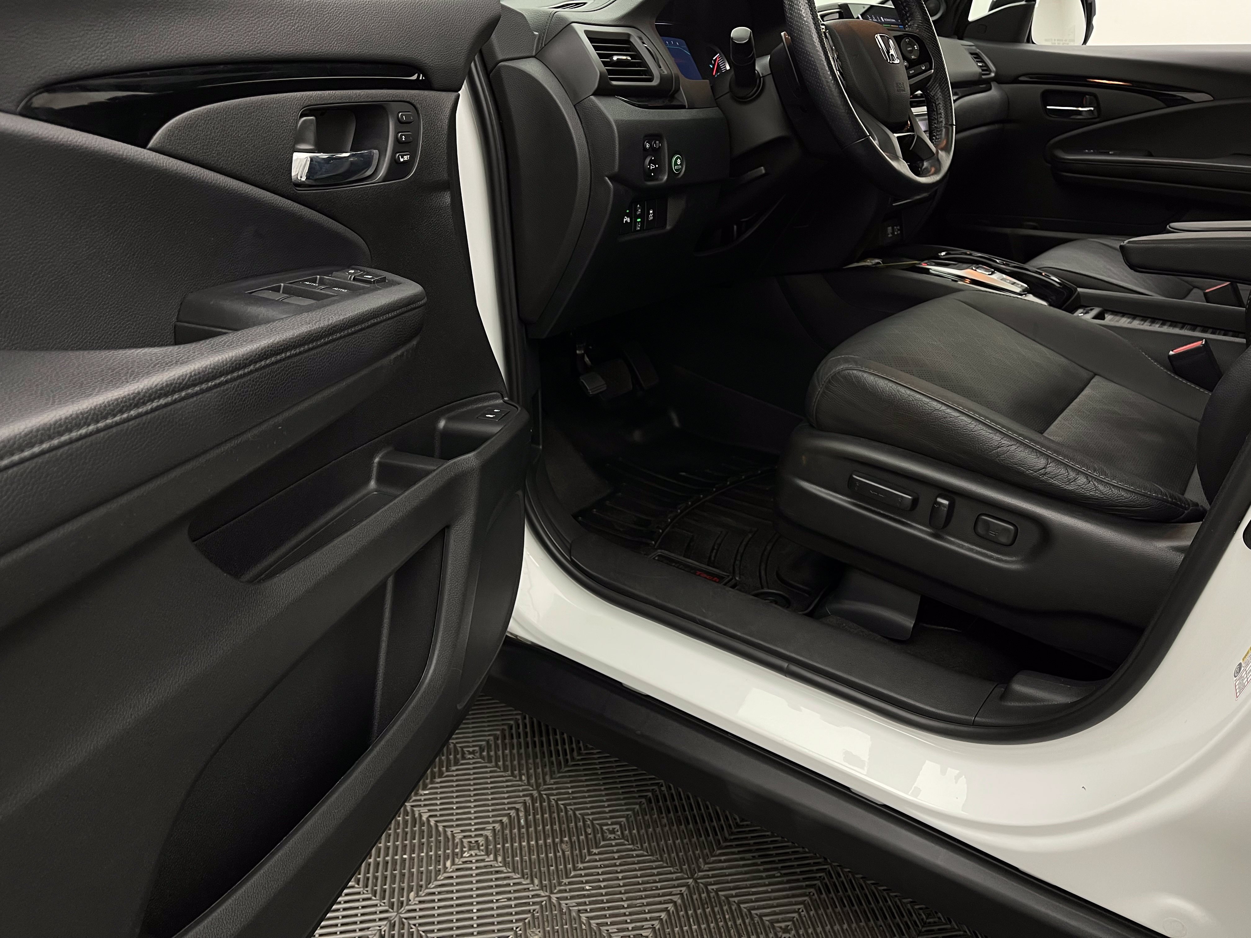Used 2021 Honda Passport Elite image 16