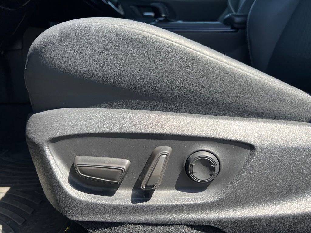 Used 2024 Toyota Prius XLE image 13