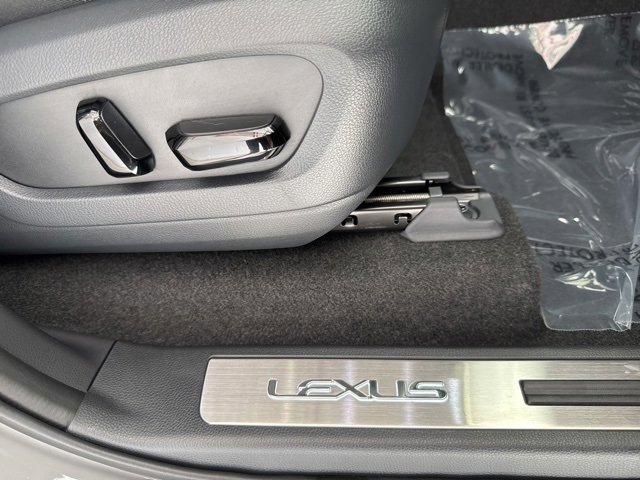 Used 2025 Lexus GX 550 w/ Cold Area Package image 61