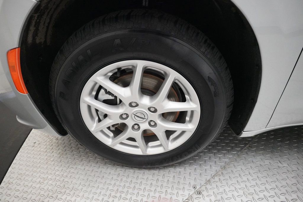 Used 2024 Chrysler Pacifica Touring-L image 27