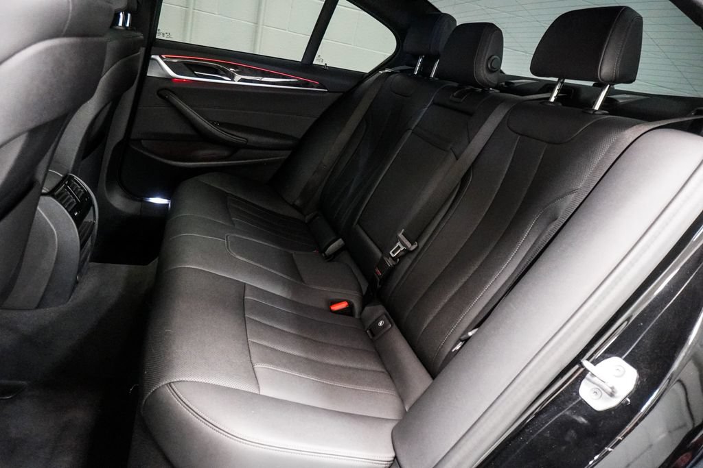Used 2021 BMW 530i xDrive w/ M Sport Package AWD/4WD image 8