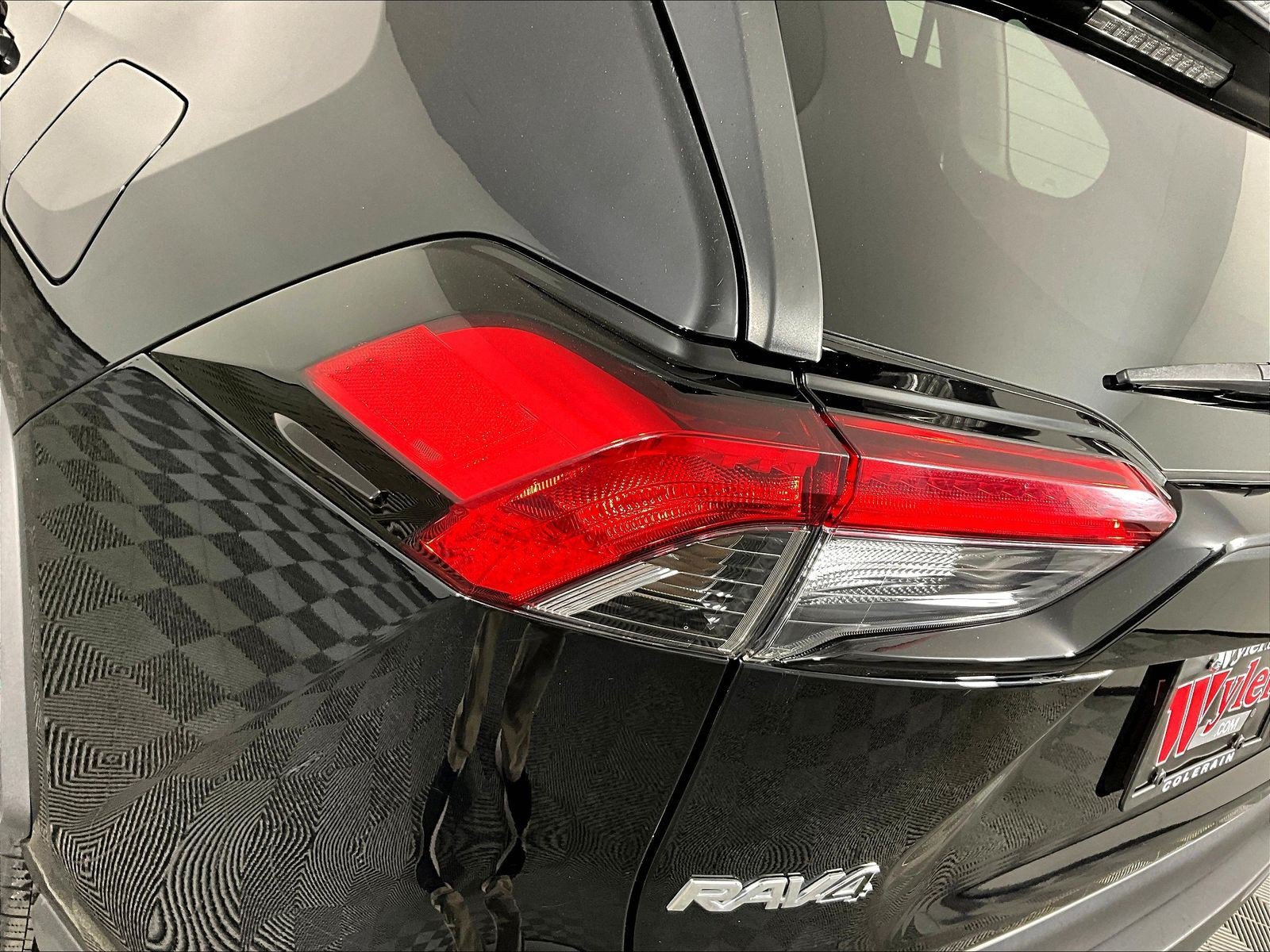 Used 2024 Toyota RAV4 XLE FWD image 23