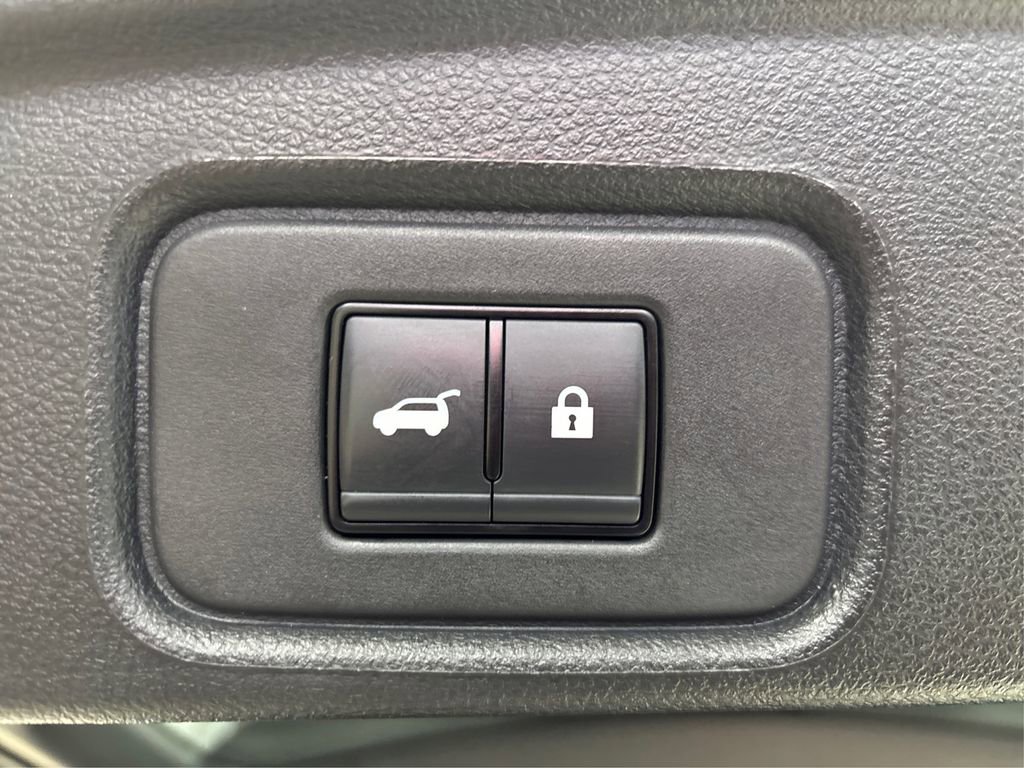 Used 2023 Nissan Pathfinder SL w/ Black Appearance Package AWD/4WD image 14