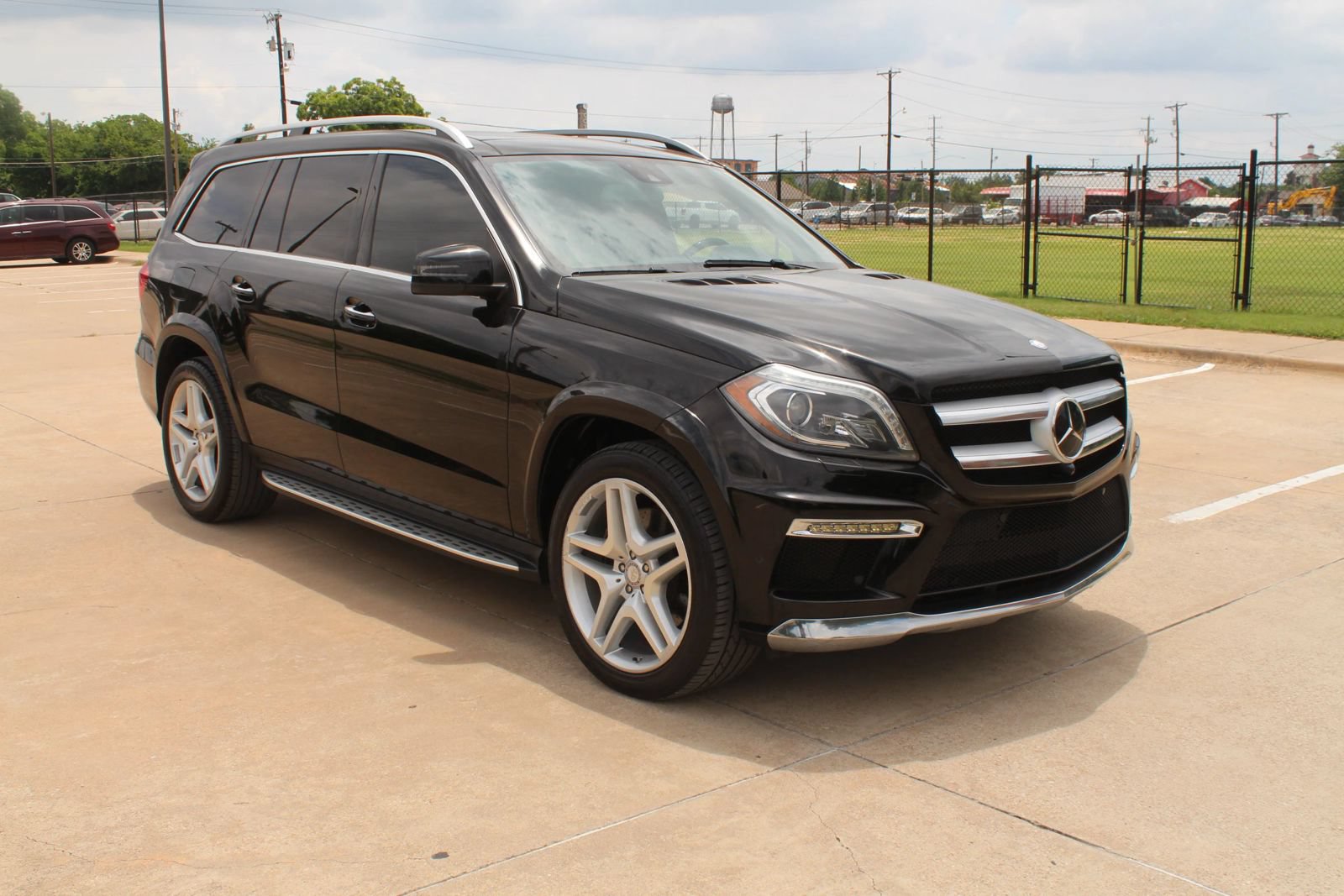 Used 2014 Mercedes-Benz GL 550 4MATIC w/ Driver Assistance Package image 3