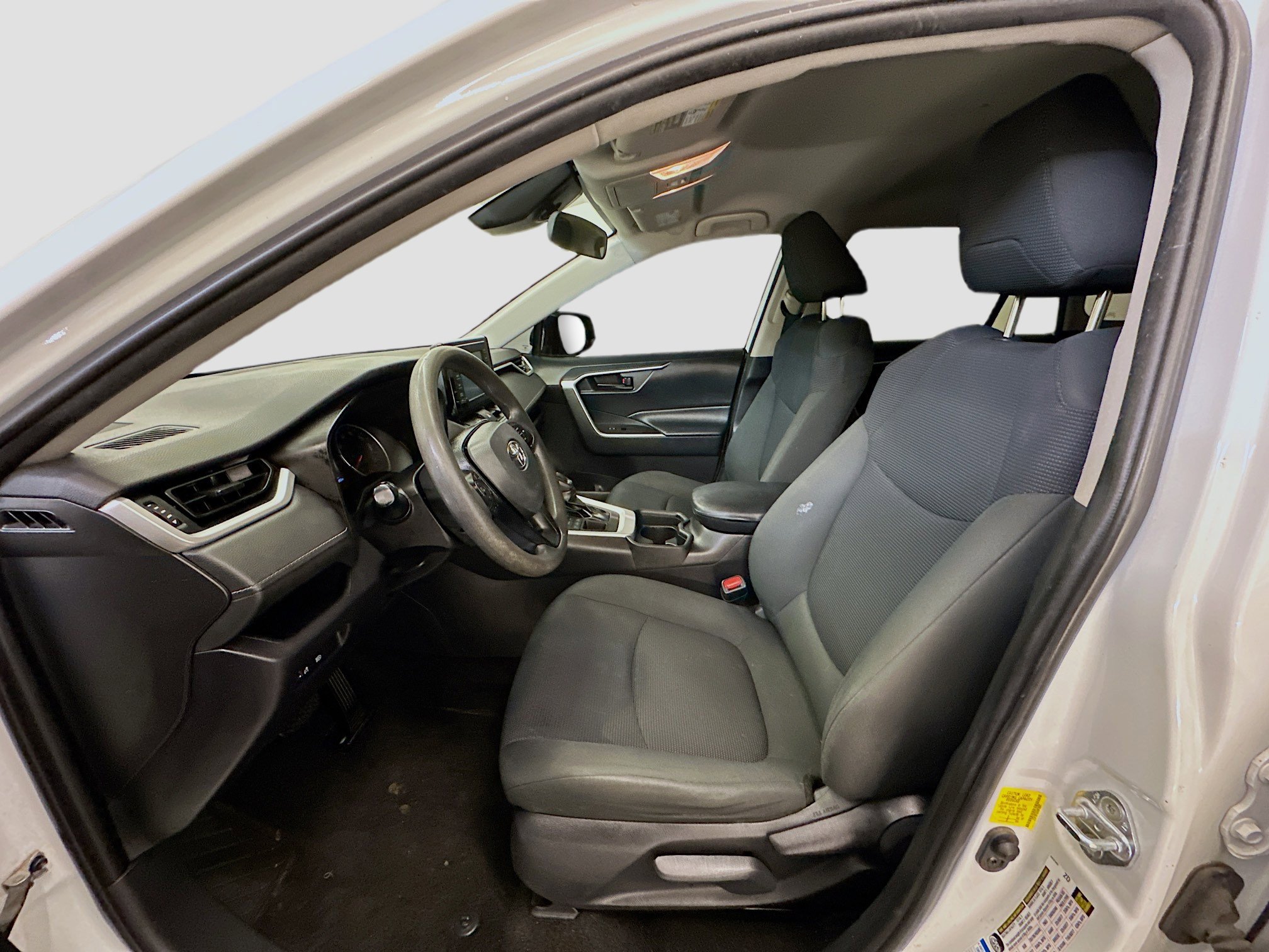 Used 2019 Toyota RAV4 LE image 13