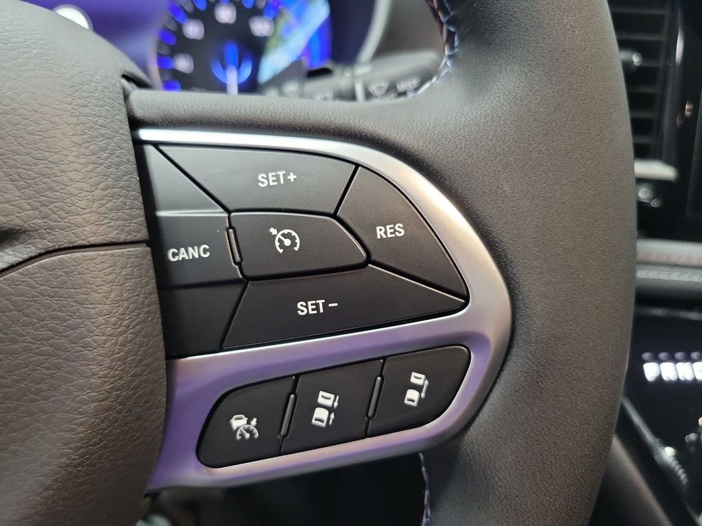 New 2027 Chrysler Pacifica Select AWD/4WD image 27