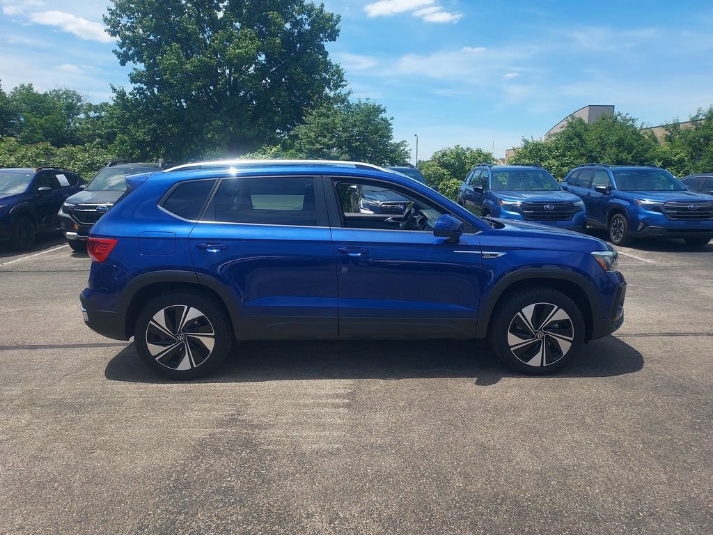 Used 2023 Volkswagen Taos SE AWD/4WD image 8
