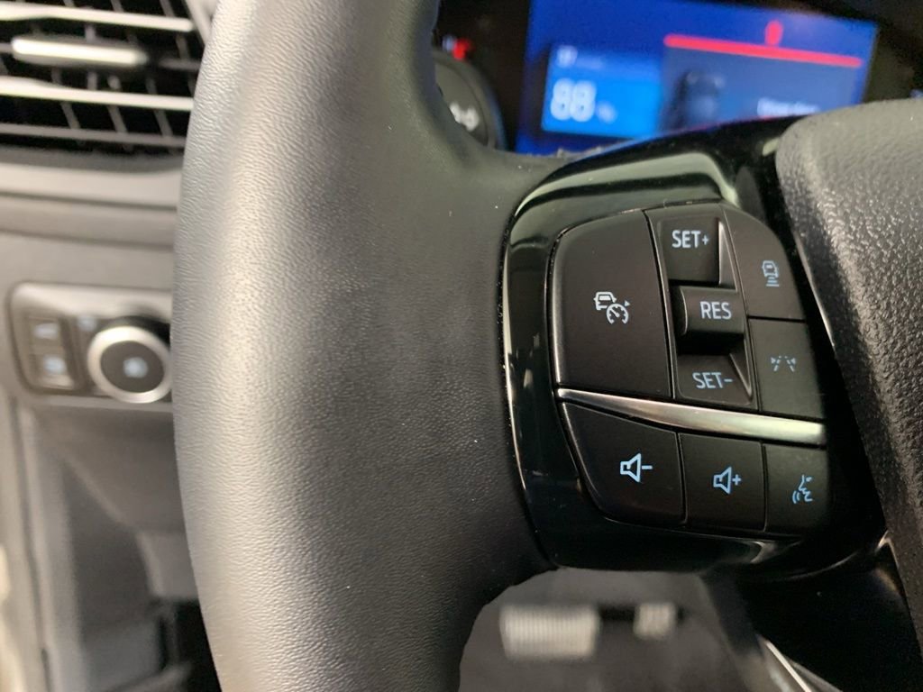 Used 2025 Ford Escape SE image 20