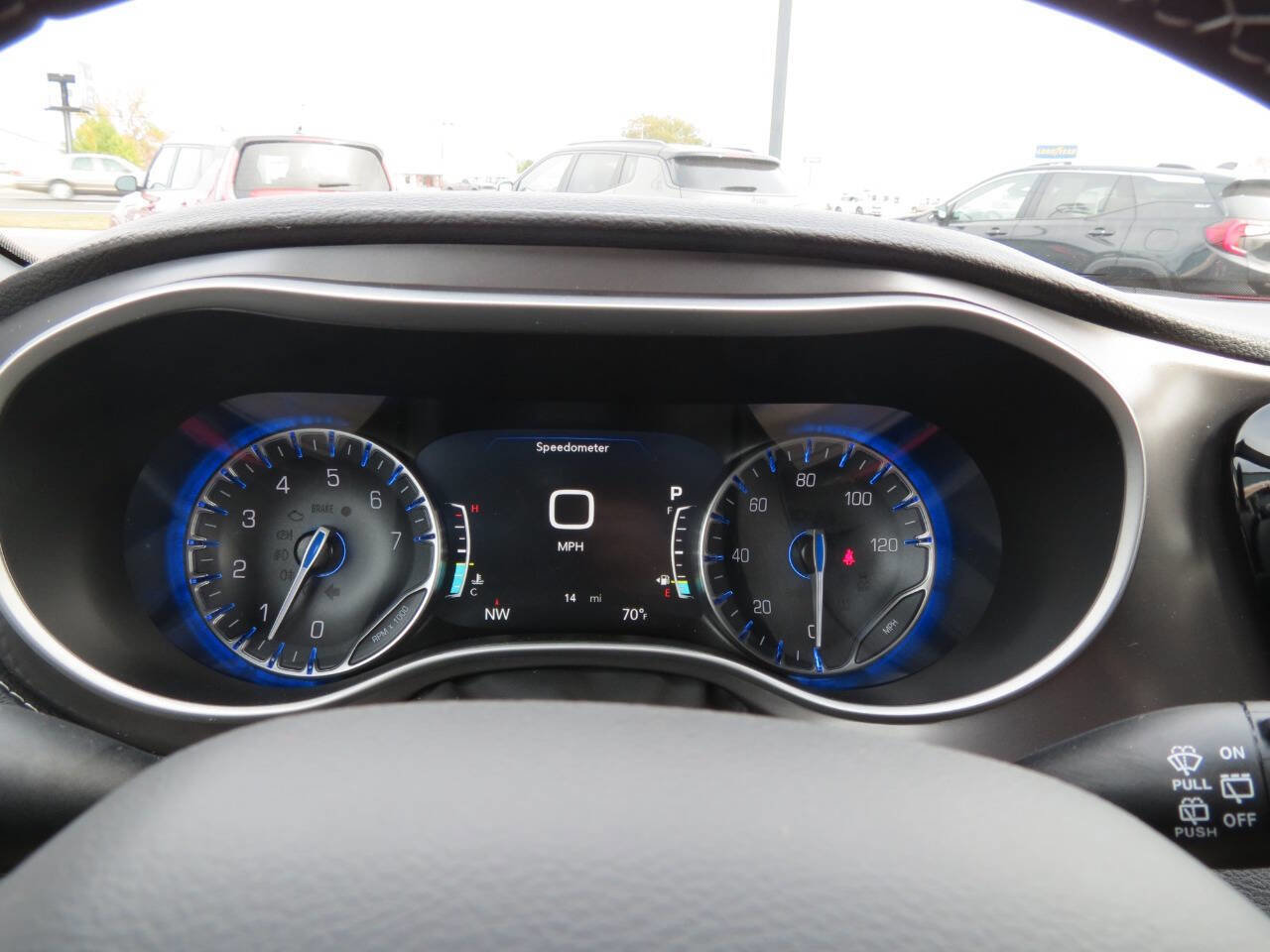 New 2026 Chrysler Pacifica Select image 11