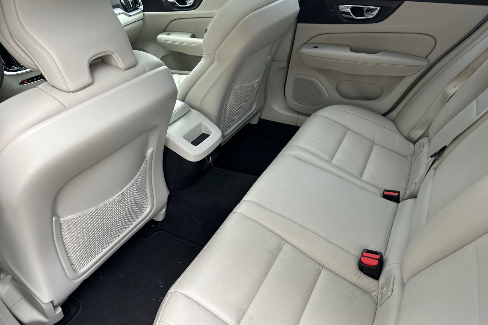 Used 2019 Volvo S60 T5 Momentum w/ Premium Package FWD image 13