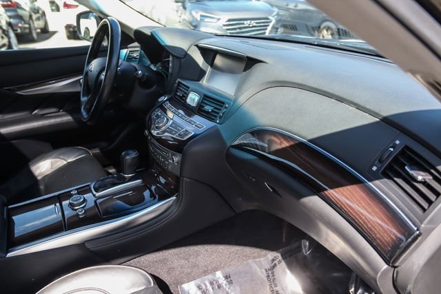 Used 2016 INFINITI Q70 L 3.7 w/ Deluxe Touring Package image 37
