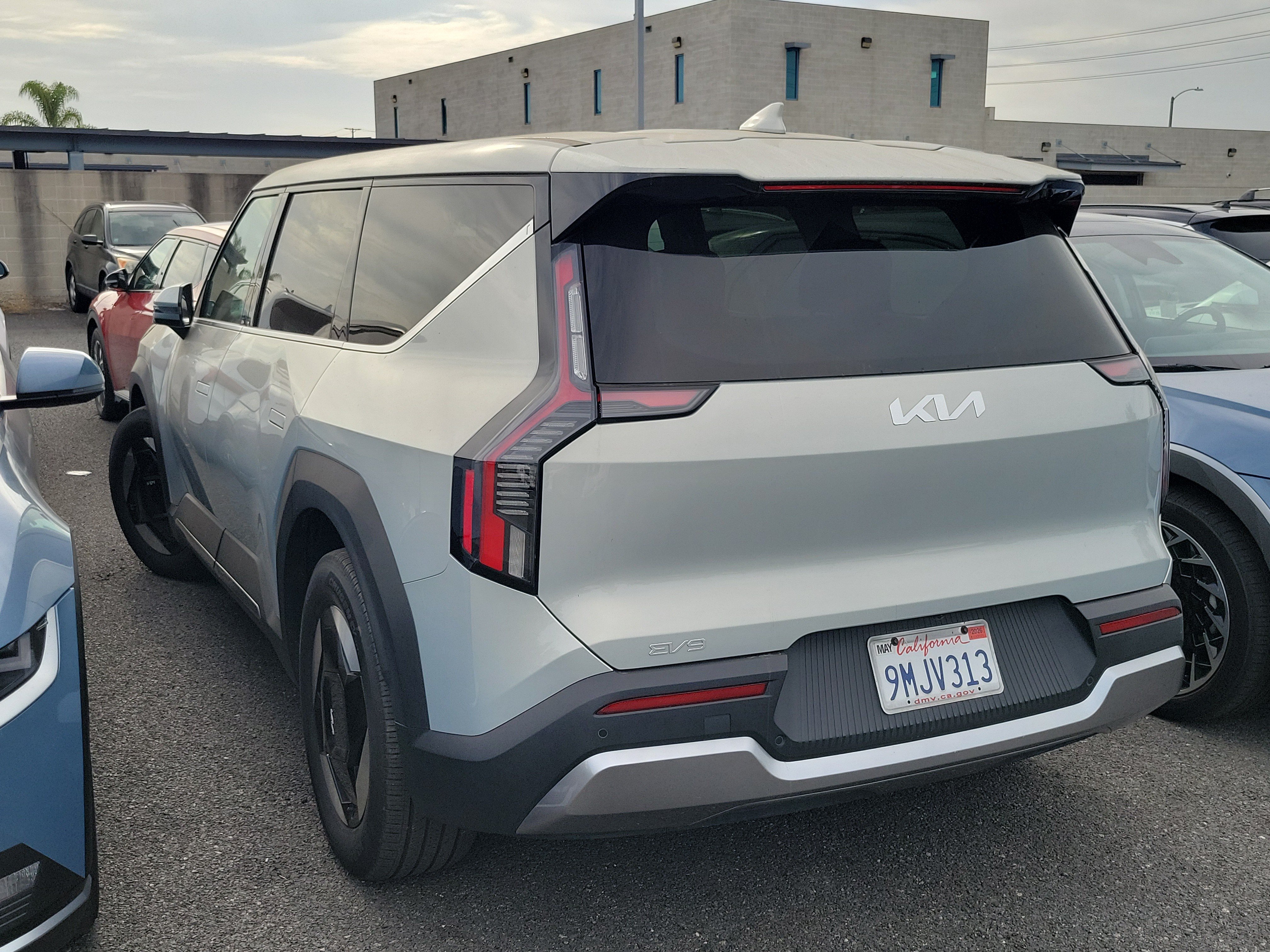 Used 2024 Kia EV9 Light Long Range RWD image 6
