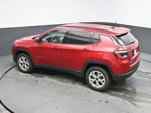 Used 2025 Jeep Compass Latitude AWD/4WD image 20