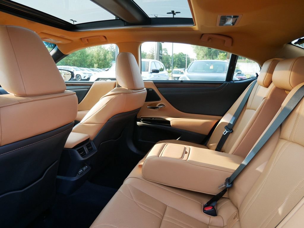 Certified 2025 Lexus ES 350 Ultra Luxury w/ Accessory Package (Z2) FWD image 11