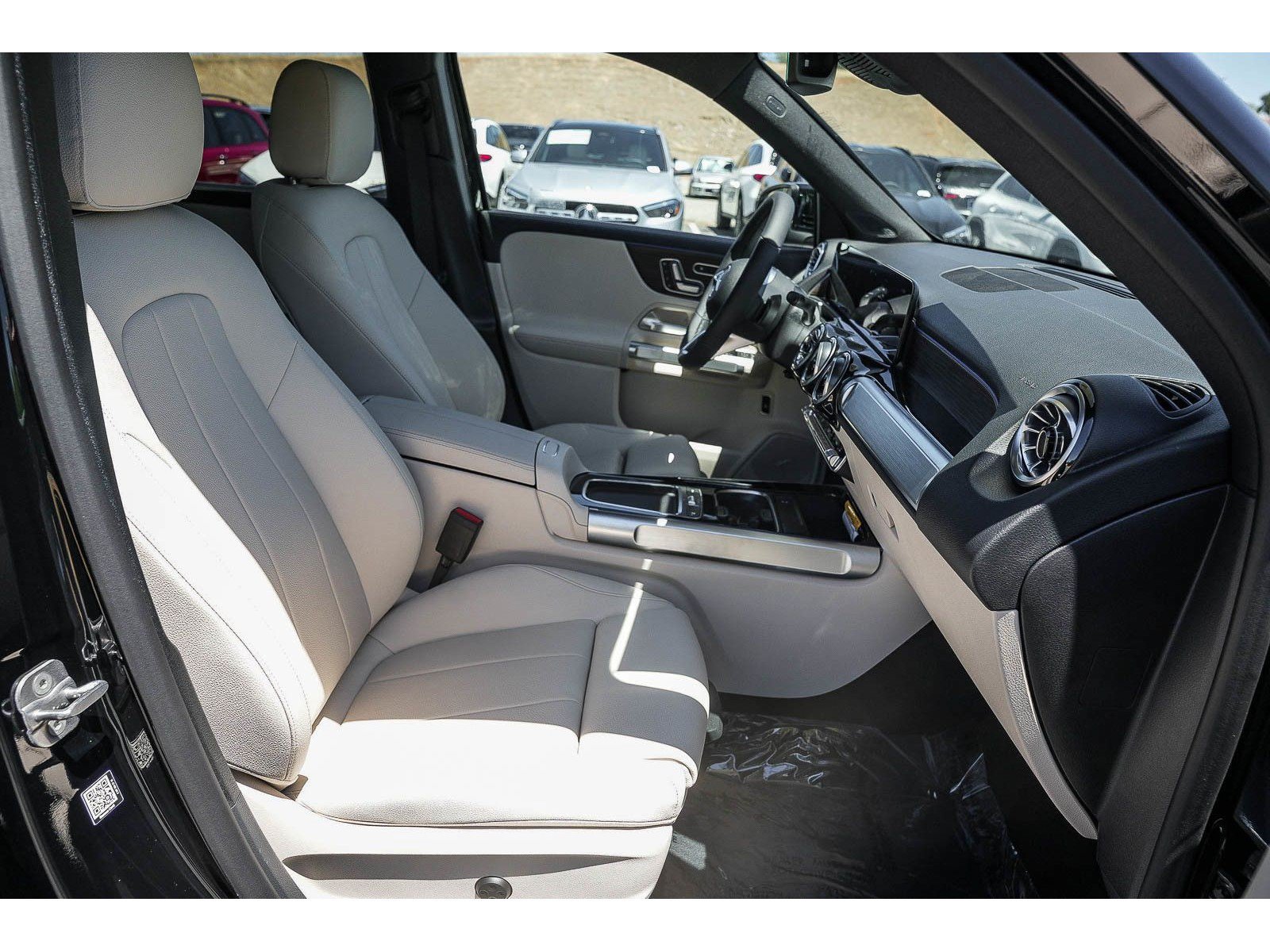 New 2026 Mercedes-Benz GLB 250 4MATIC image 16