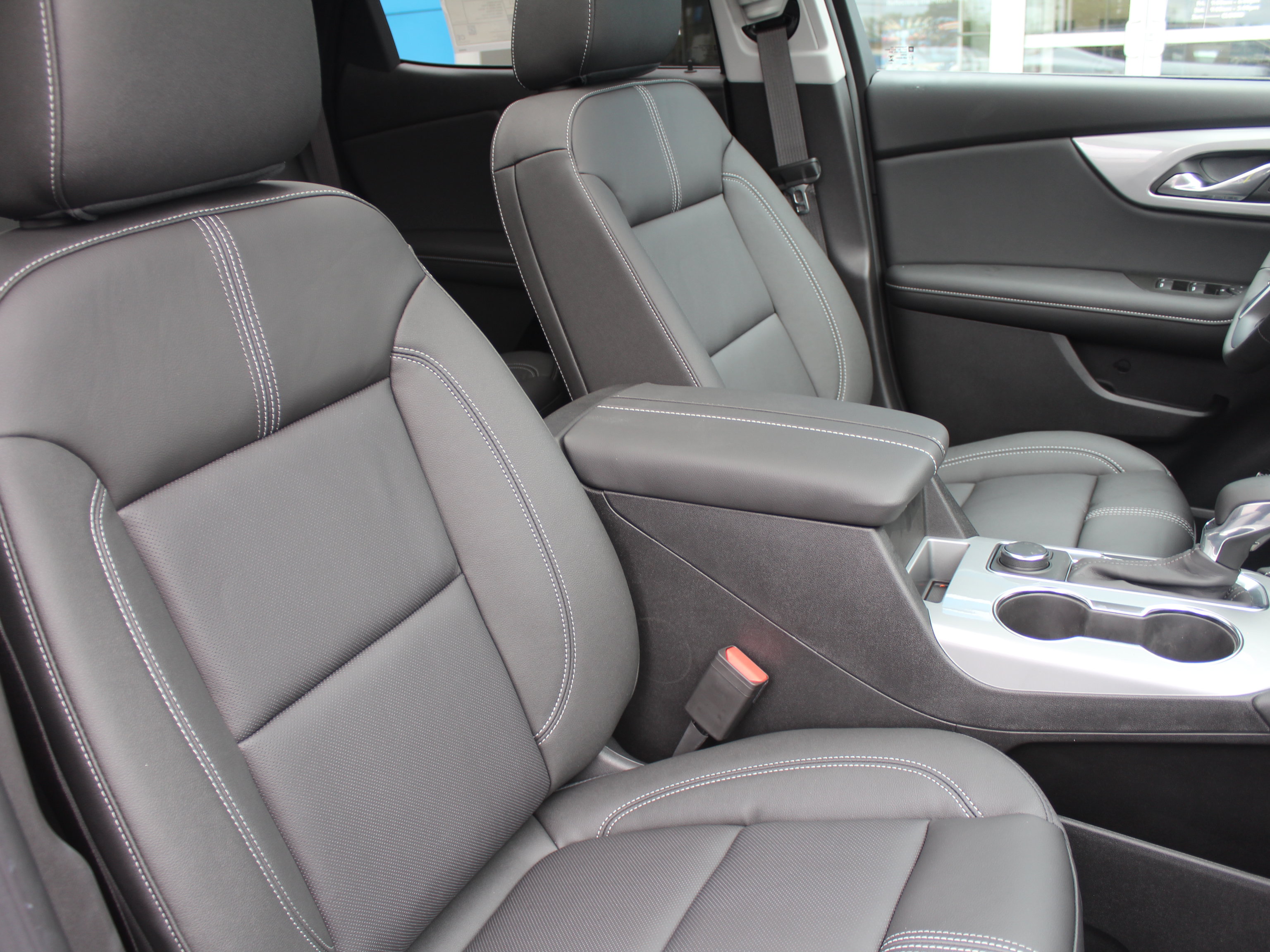 New 2026 Chevrolet Blazer LT w/ Midnight/Sport Edition AWD/4WD image 19