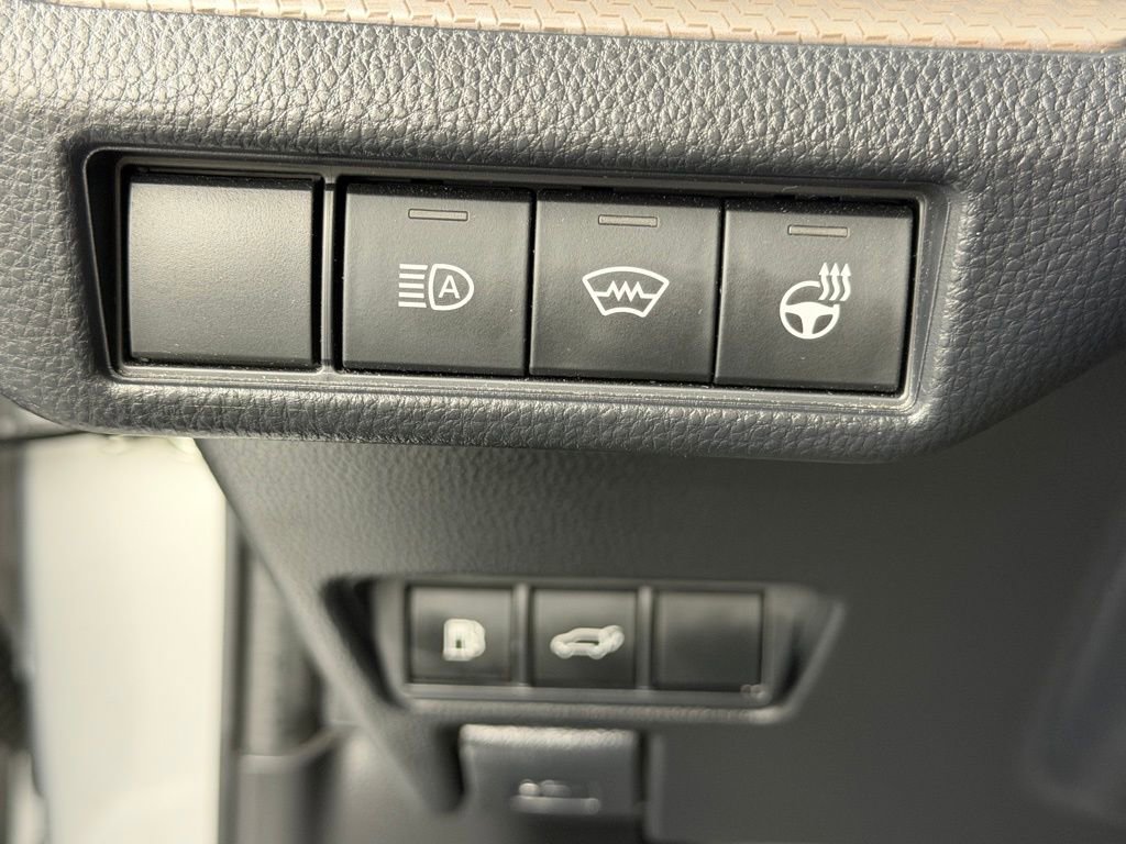 Used 2023 Toyota Prius Limited w/ Limited Premium Package image 29