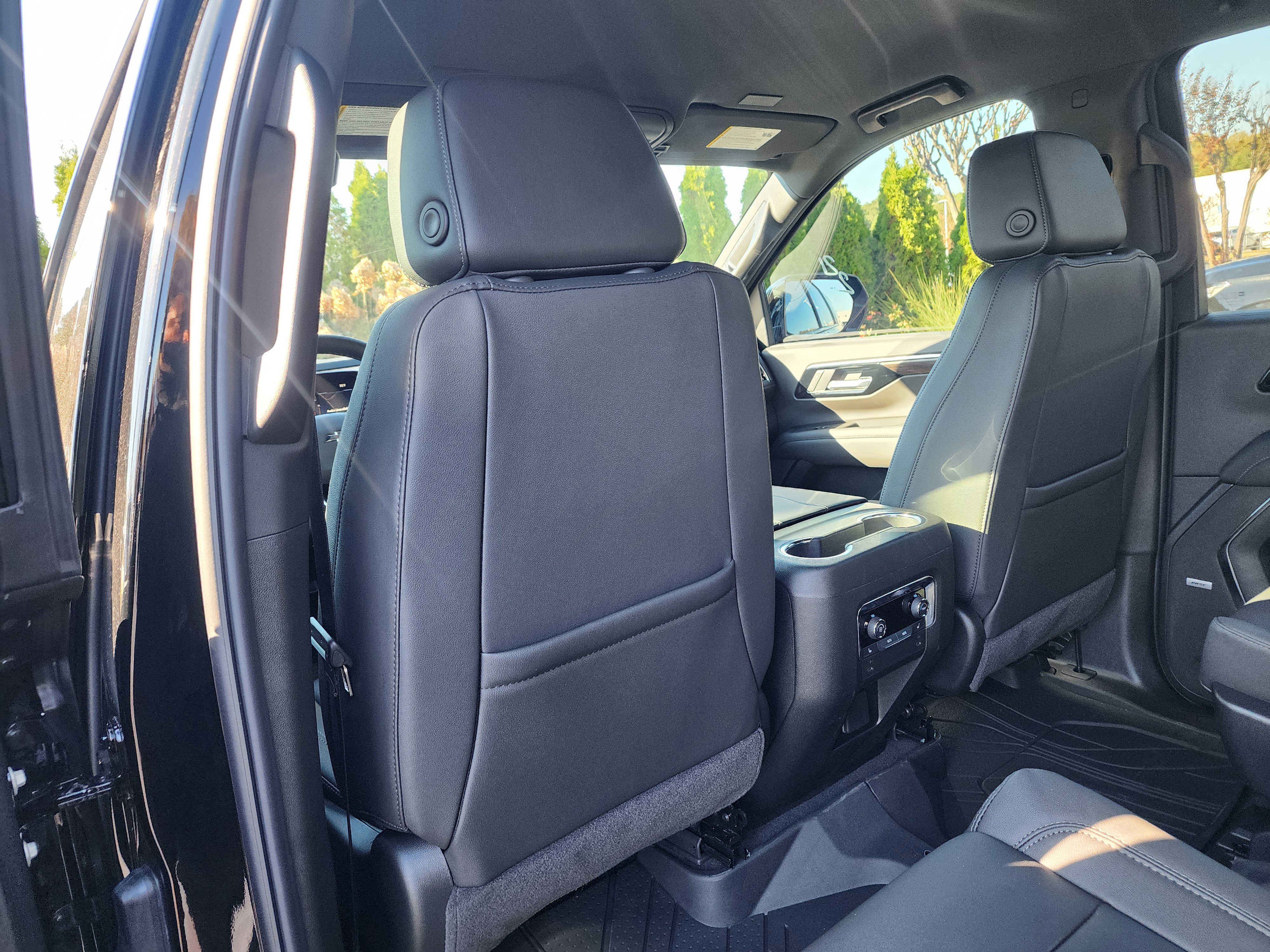 New 2026 Chevrolet Suburban Z71 w/ Comfort Package image 15