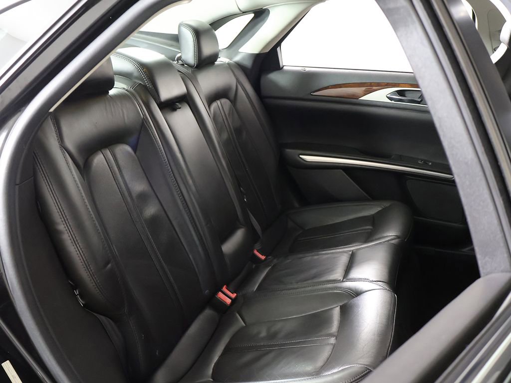 Used 2014 Lincoln MKZ image 31