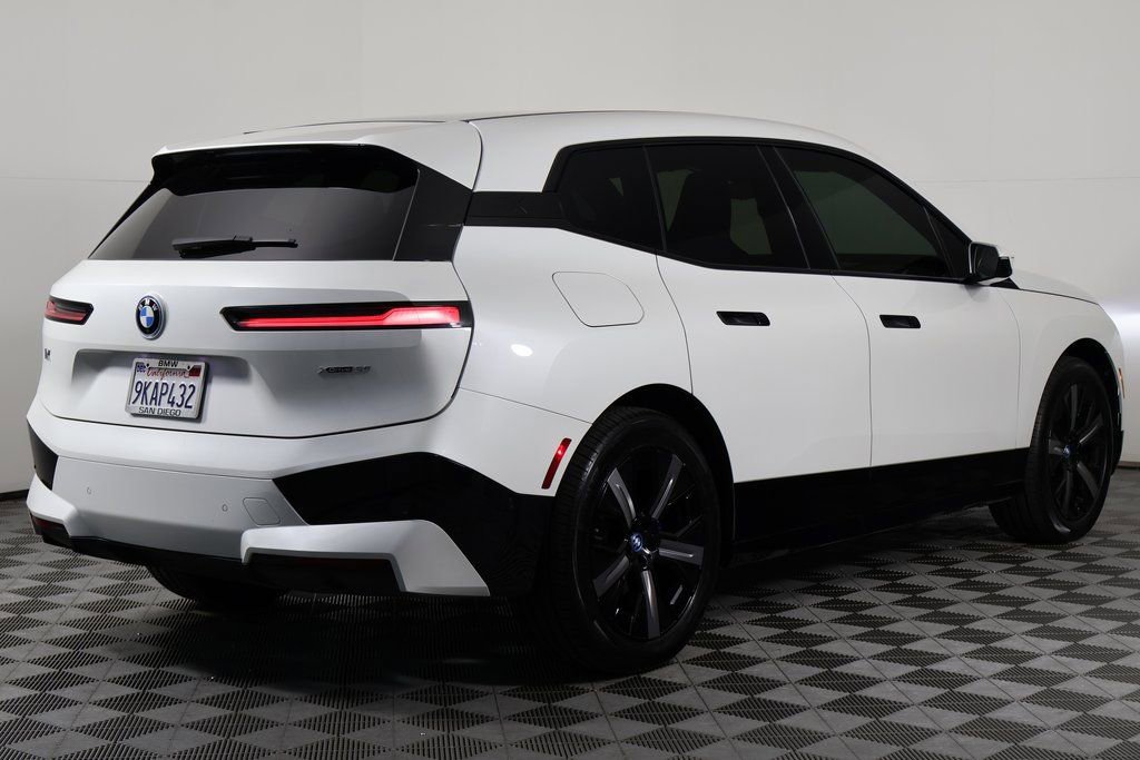 Used 2024 BMW iX xDrive50 w/ Sport Package image 4