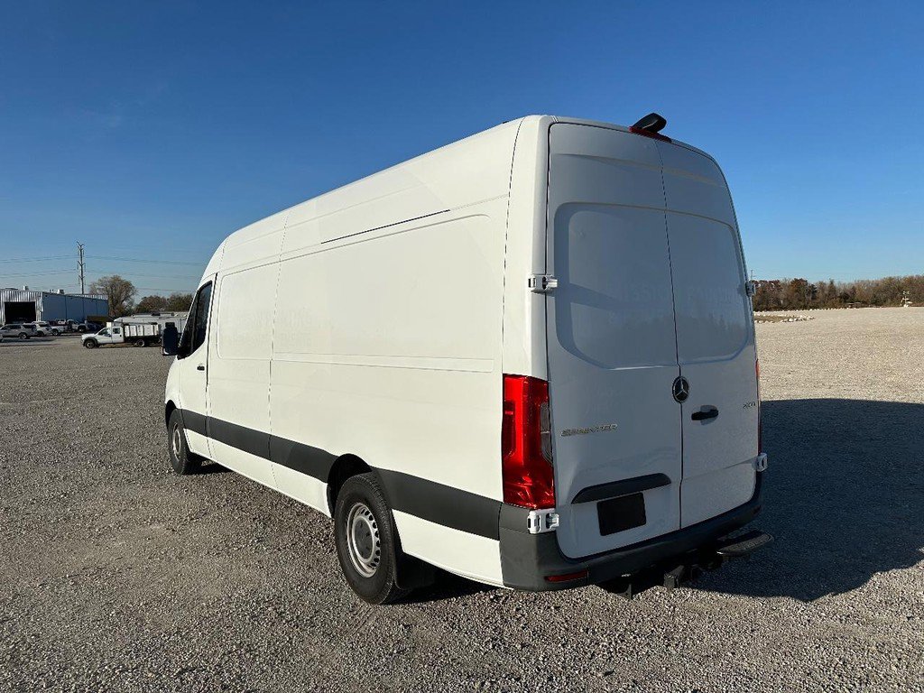 Used 2021 Mercedes-Benz Sprinter 2500 w/ Driver Convenience Package image 10