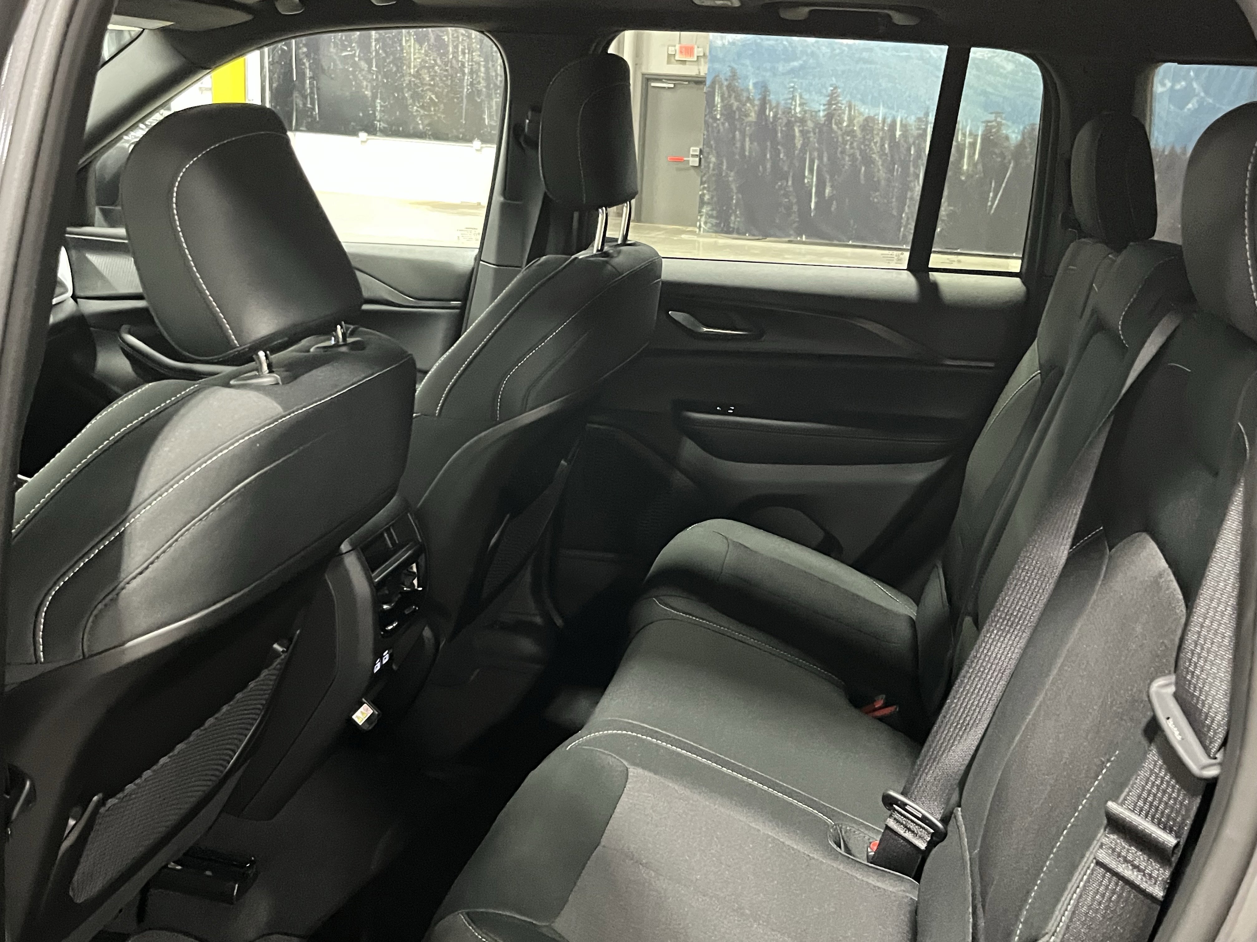 Certified 2025 Jeep Grand Cherokee Laredo X w/ Luxury Tech Group I image 14