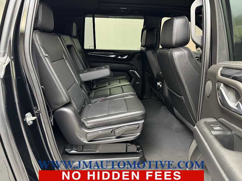 Used 2022 GMC Yukon XL Denali w/ Denali Premium Package image 22