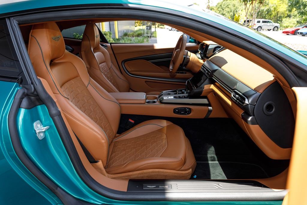 Used 2025 Aston Martin Vanquish RWD image 13
