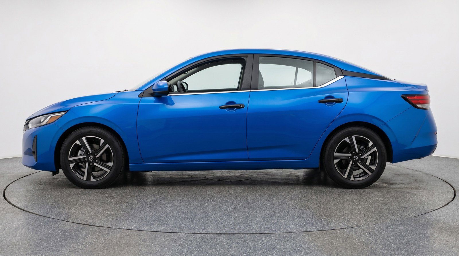 Used 2025 Nissan Sentra SV FWD image 5
